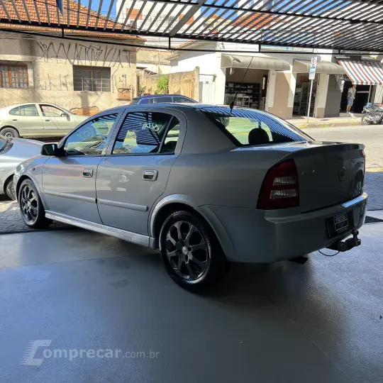 Astra Sed. Advant. 2.0 8V MPFI FlexP. 4p