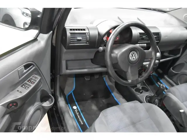 FOX - 1.6 MI PLUS 8V 4P MANUAL