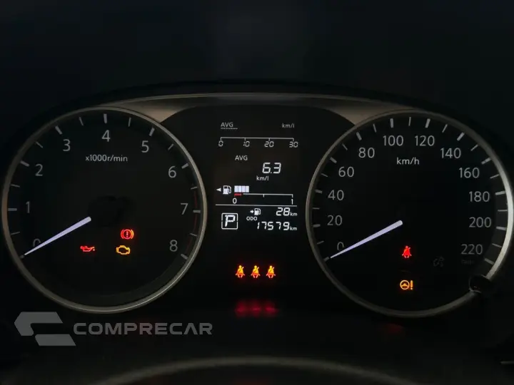 KICKS Active 1.6 16V Flex Aut.