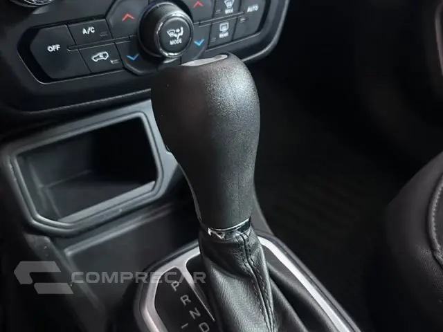 RENEGADE - 1.8 16V SPORT 4P AUTOMÁTICO