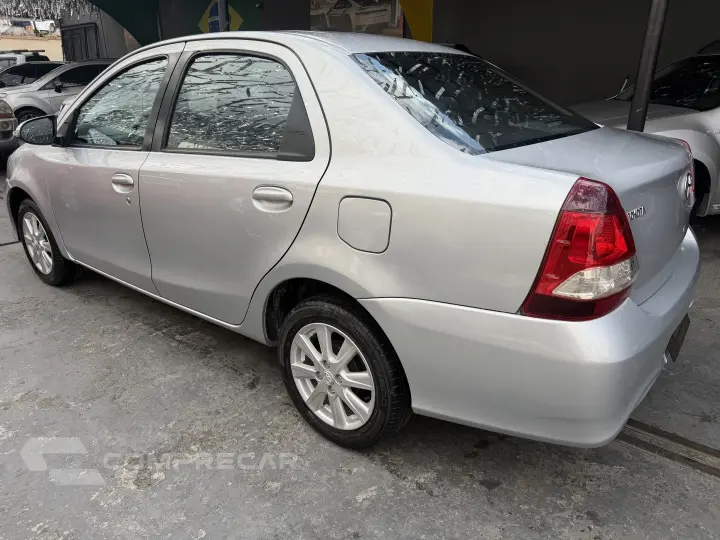 ETIOS 1.5 X PLUS SEDAN 16V FLEX 4P MANUAL