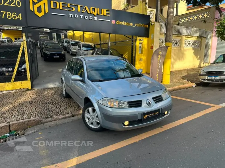 Megane Sedan Dynamique 2.0 16V Aut.