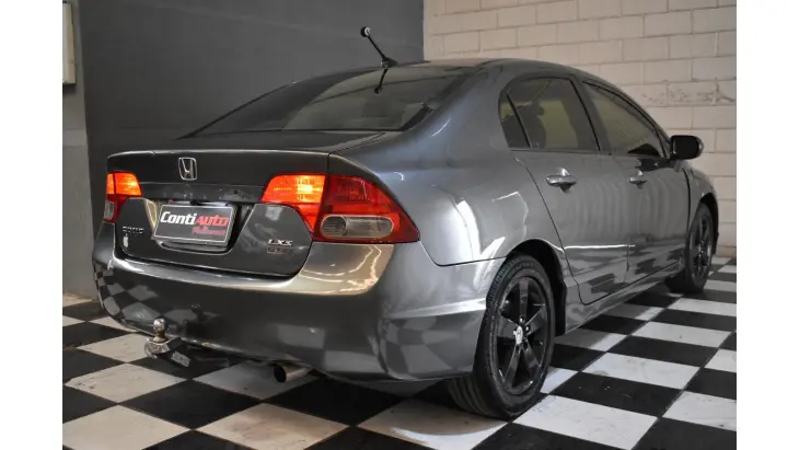 CIVIC - 1.8 LXS 16V 4P AUTOMÁTICO