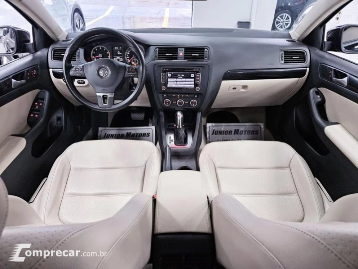 JETTA 2.0 COMFORTLINE FLEX 4P AUT