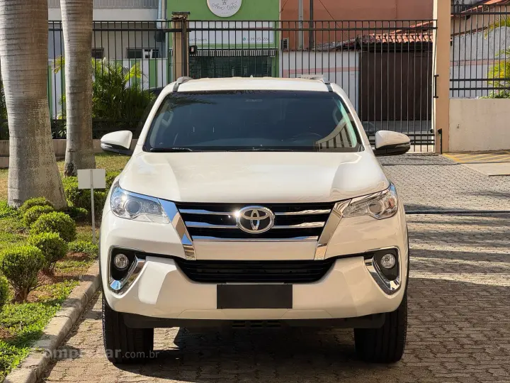 HILUX SW4 2.7 SRV 7 Lugares 4X2 16V