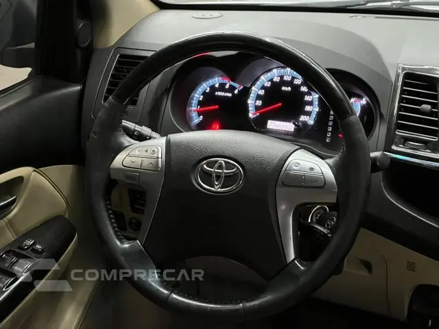 HILUX SW4 - 3.0 SRV 4X4 7 LUGARES 16V TURBO INTERCOOLER 4P A