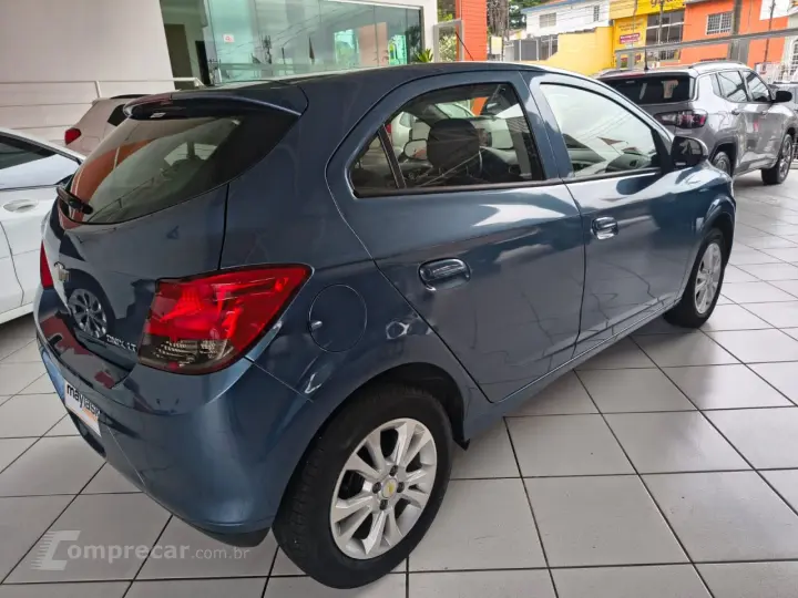 Onix Hatch 1.0 4P FLEX LT LOLLAPALOOZA