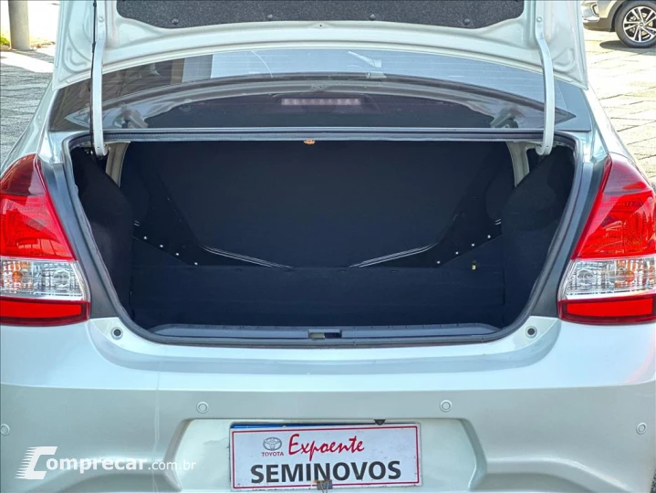 ETIOS 1.5 PLATINUM SEDAN 16V FLEX 4P AUTOMÁTICO
