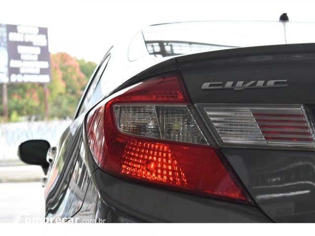 CIVIC - 1.8 EXS 16V 4P AUTOMÁTICO