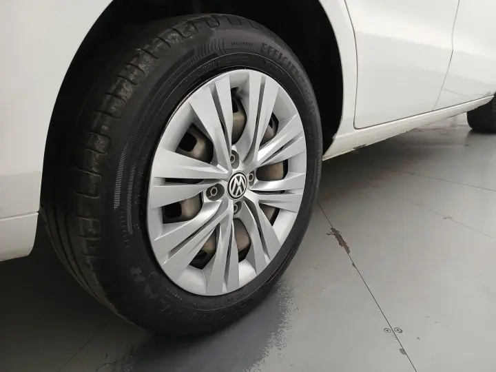 VOYAGE 1.0 12V MPI TOTALFLEX 4P MANUAL