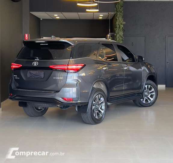 HILUX SW4 2.8 SRX Diamond 4X4 7 Lugares 16V Turbo Intercoole