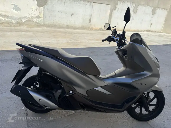 PCX 150 DLX
