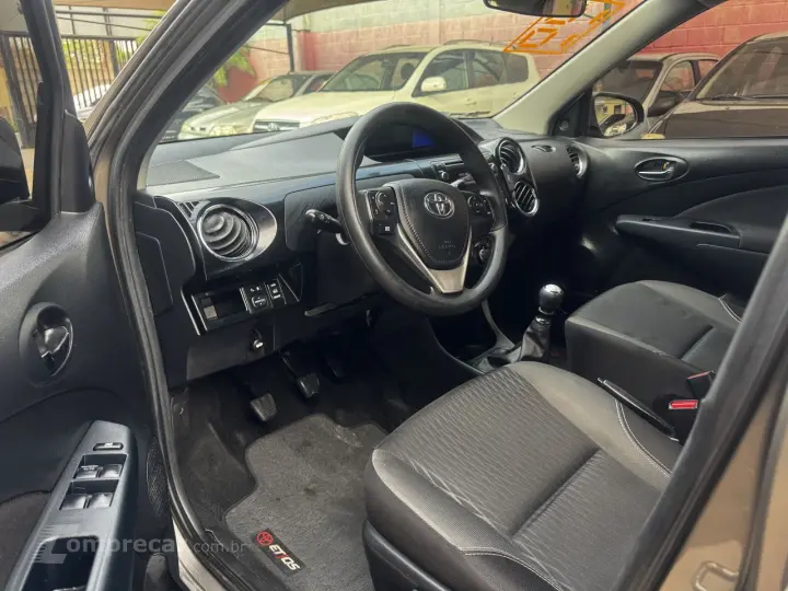 Etios Sedan 1.5 16V 4P FLEX XS