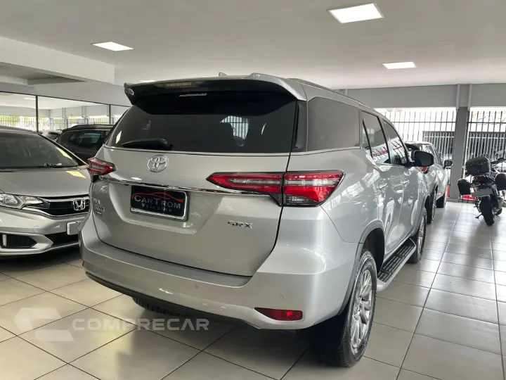 HILUX SW4