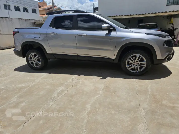 TORO 2.0 16V Turbo Freedom 4WD AT9