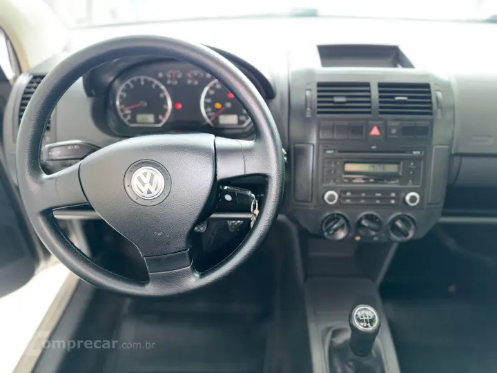 POLO SEDAN 1.6 MI 8V