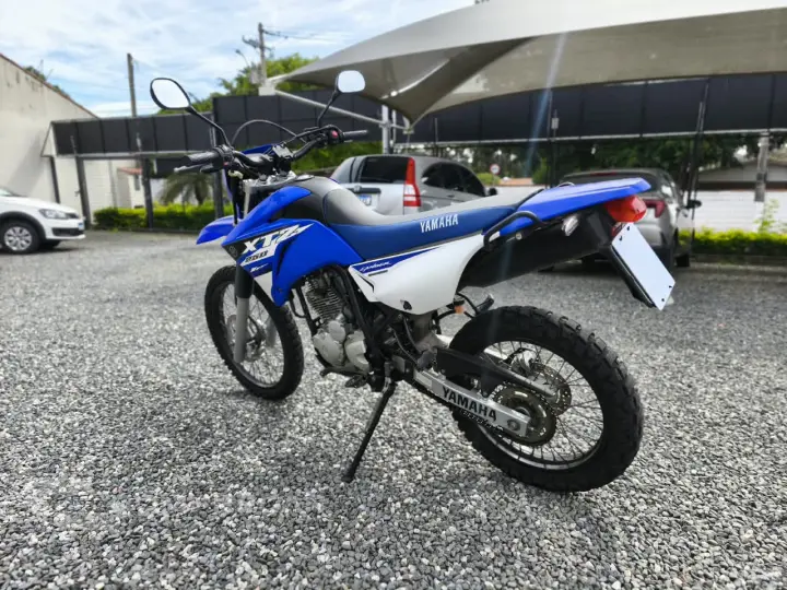 XTZ 250 LANDER