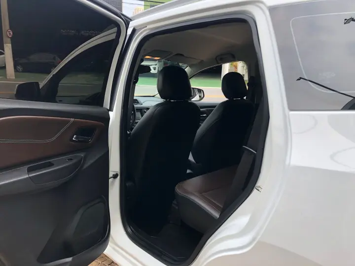 Spin 1.8 Premier 8V Flex 4P Automático