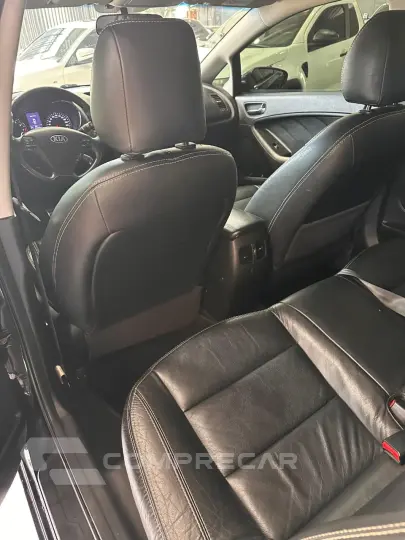 CERATO 1.6 E.213 Sedan 16V