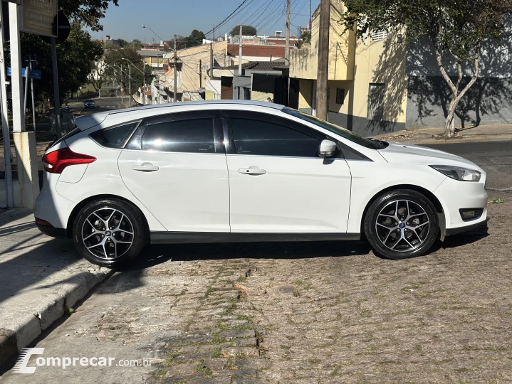 FOCUS 2.0 Titanium Hatch 16V