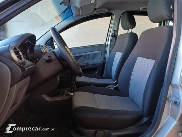 FIESTA 1.6 MPI Class Sedan 8V