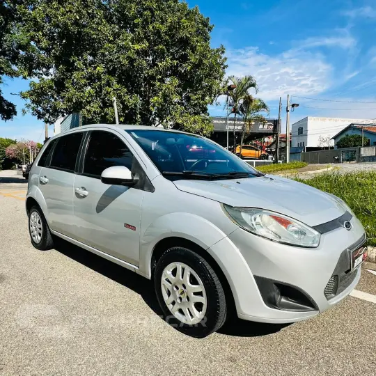 FIESTA 1.6 MPI Class Hatch 8V