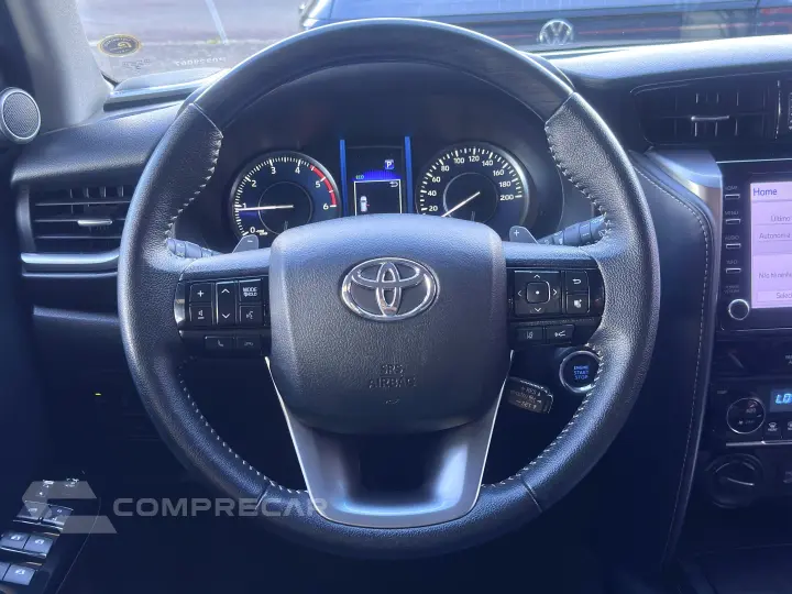 HILUX SW4 2.8 D-4D TURBO DIESEL SRX 7L 4X4 AUTOMÁTICO