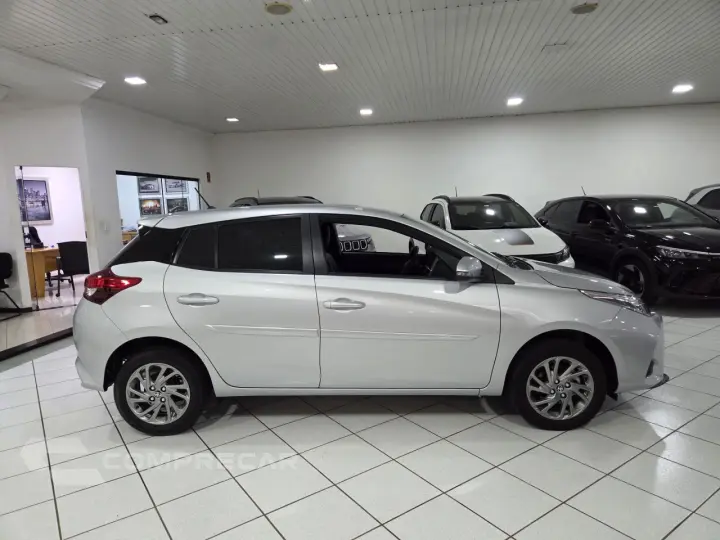Yaris Hatch 1.5 16V 4P FLEX XS CONNECT MULTIDRIVE AUTOMÁTICO