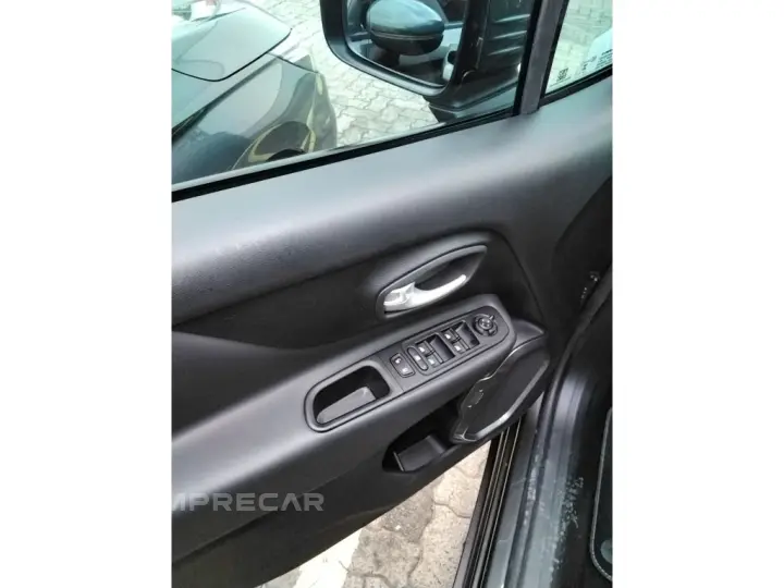 RENEGADE 1.3 T270 TURBO FLEX LONGITUDE AT6