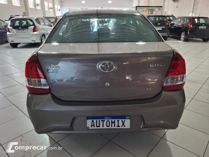 ETIOS 1.5 X Sedan 16V