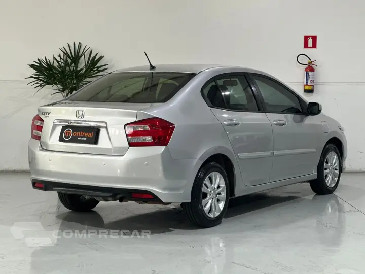 CITY 1.5 LX Sedan 16V