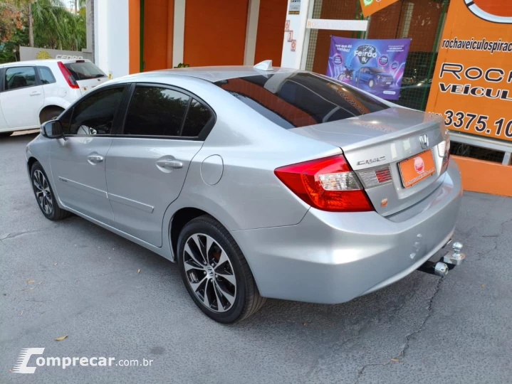 Civic 2.0 16V 4P LXR