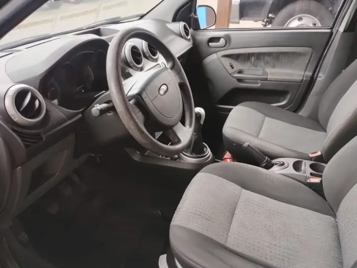 Fiesta Sedan 1.6 4P FLEX