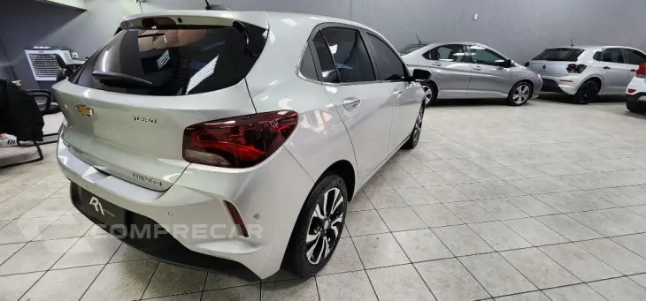 ONIX HATCH PREM. 1.0 12V TB Flex 5p Aut.