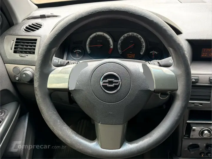 VECTRA 2.0 MPFI Expression 8V