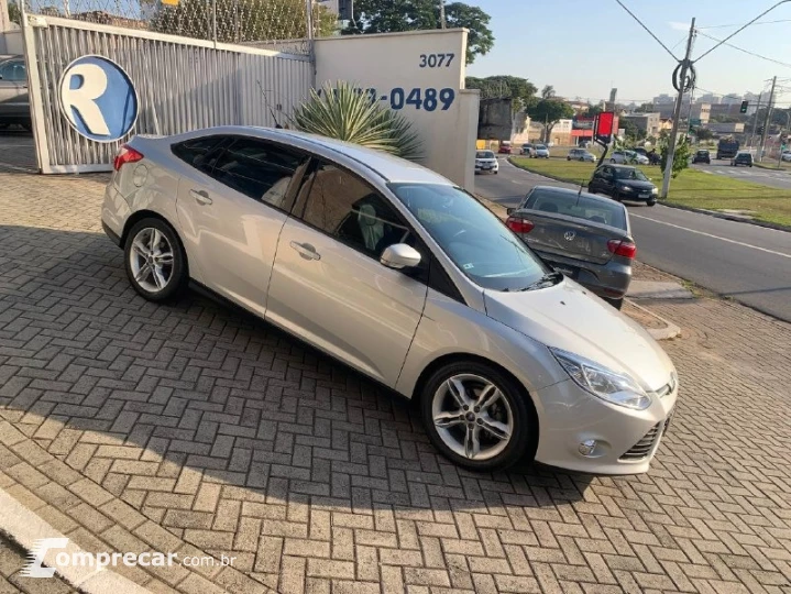 Focus 2.0 16V SE Plus Flex 5p Aut.