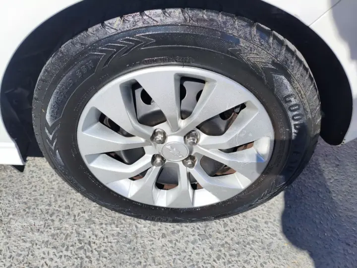 Onix Hatch 1.4 4P FLEX LT