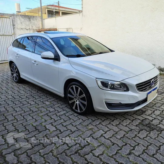 V60 2.0 T4 Momentum