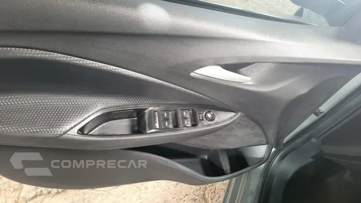 ONIX SEDAN PLUS LT 1.0 12V FLEX 4P MEC