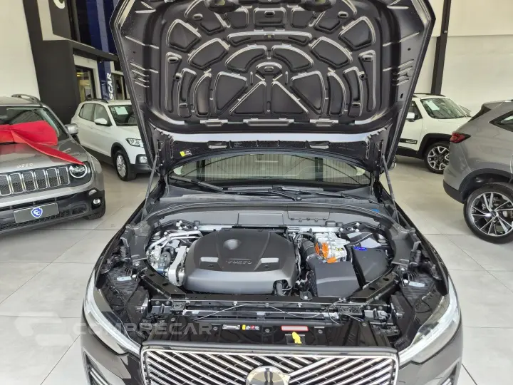 XC60 2.0 T8 PHEV PLUS AWD GEARTRONIC