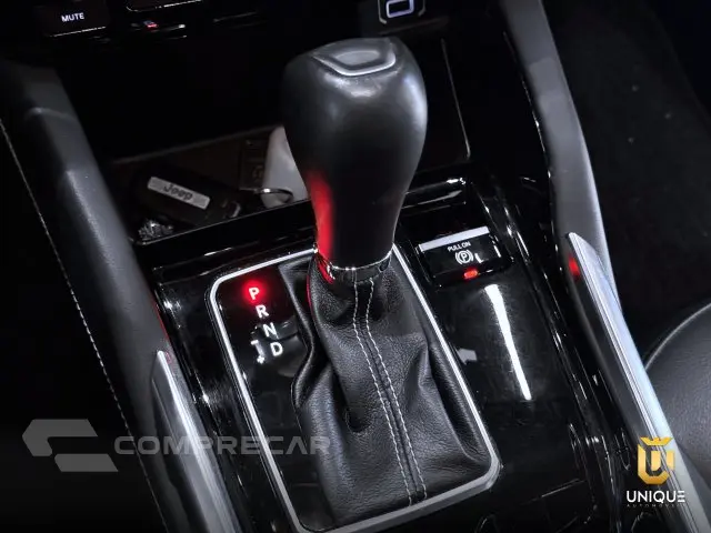 COMMANDER - 1.3 T270 TURBO LONGITUDE AT6