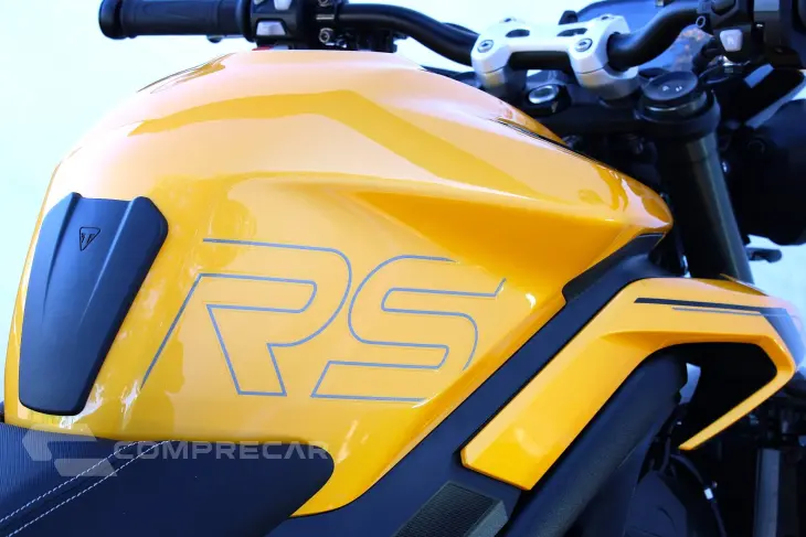 TRIUMPH STREET TRIPLE RS ABS
