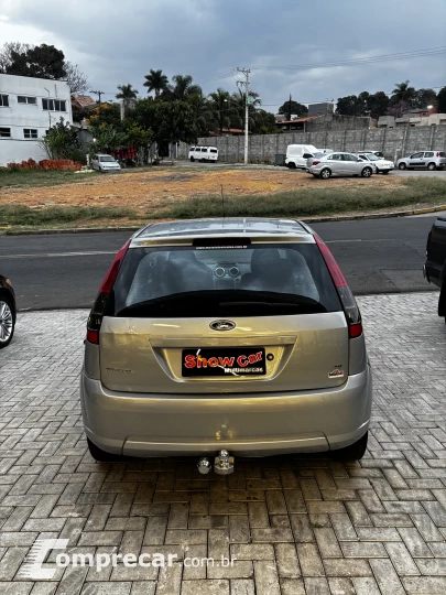 FIESTA 1.6 MPI Class Hatch 8V