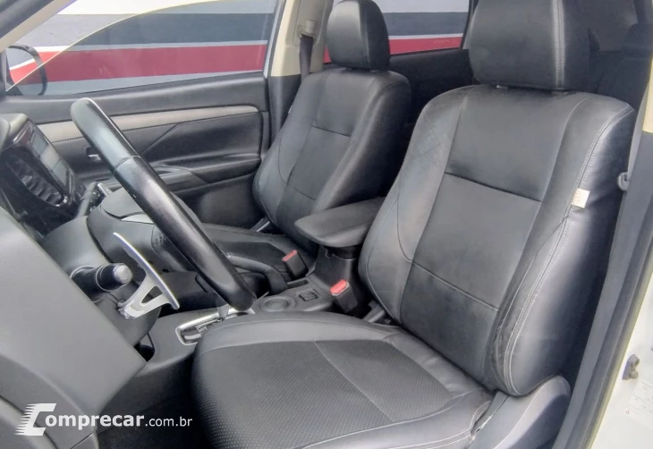 OUTLANDER 2.0 16V 160cv Aut.
