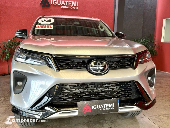 HILUX SW4 2.8 D-4D TURBO DIESEL SRX PLATINUM 7L 4X4 AUTOMÁTI