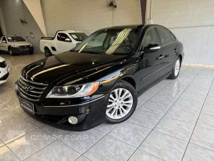 AZERA 3.3 MPFI GLS Sedan V6 24V