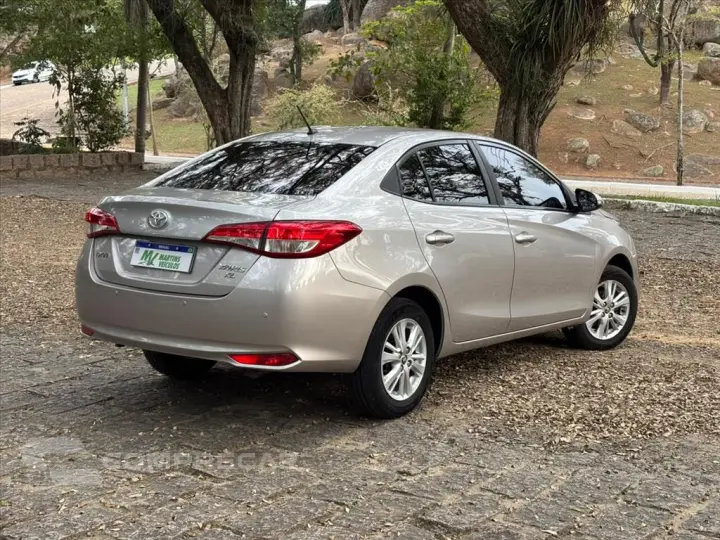 YARIS 1.5 16V FLEX SEDAN XL PLUS TECH MULTIDRIVE
