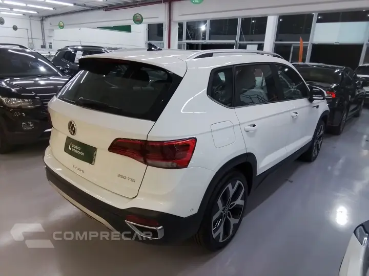 TAOS 1.4 250 TSI TOTAL FLEX HIGHLINE AUTOMÁTICO