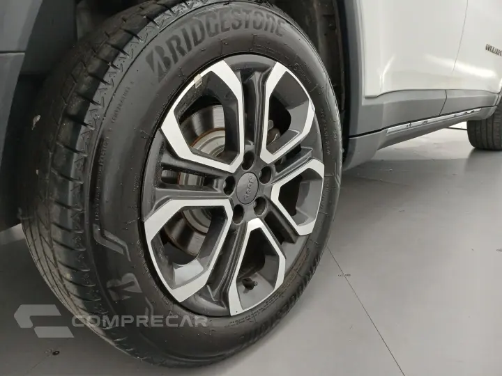 COMMANDER 1.3 T270 TURBO FLEX LIMITED AT6