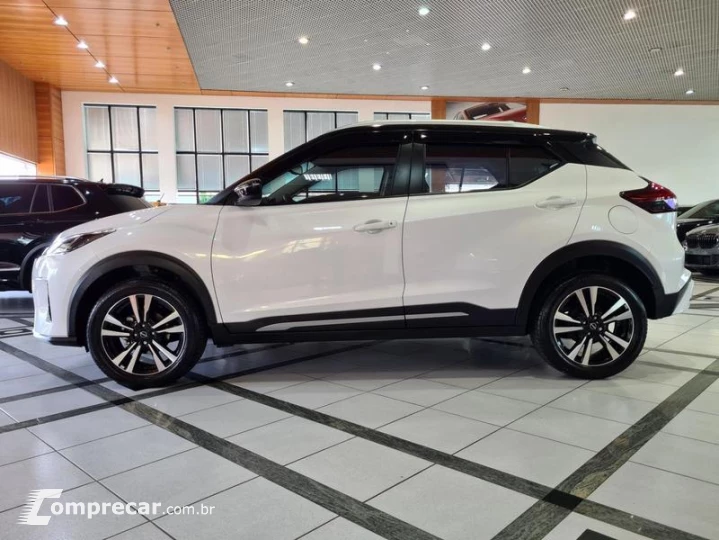 KICKS ADVANCE CVT